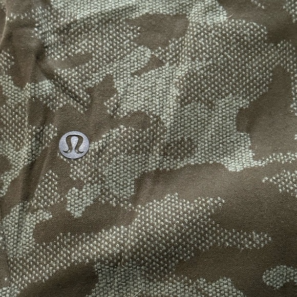 Lululemon 1/4 Zip - Picture 2 of 6